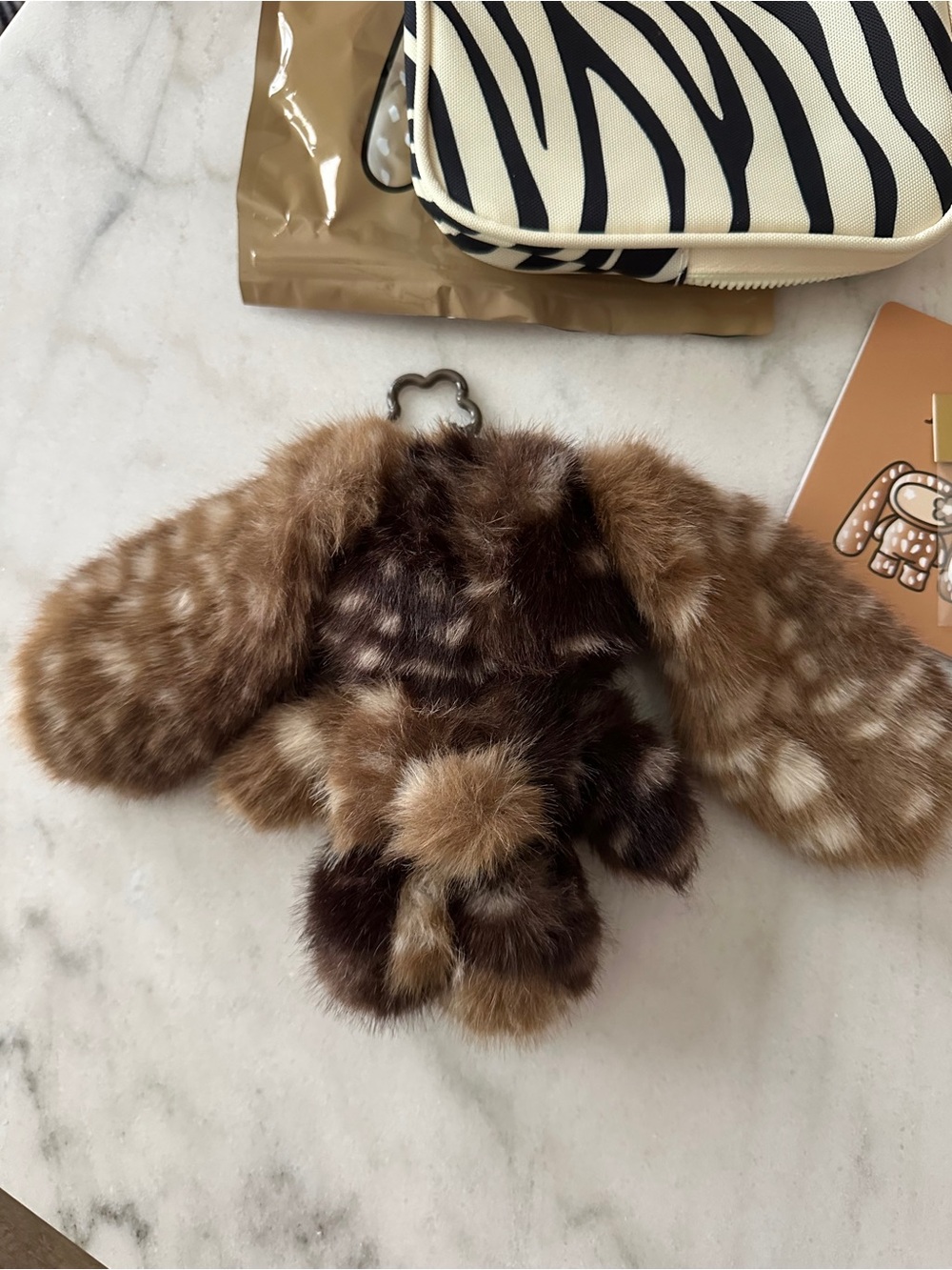 CJ HENDRY-CLEO JUJU Bunny Keychain - Brown Faux Fur with White Flower - Picture 2 of 4